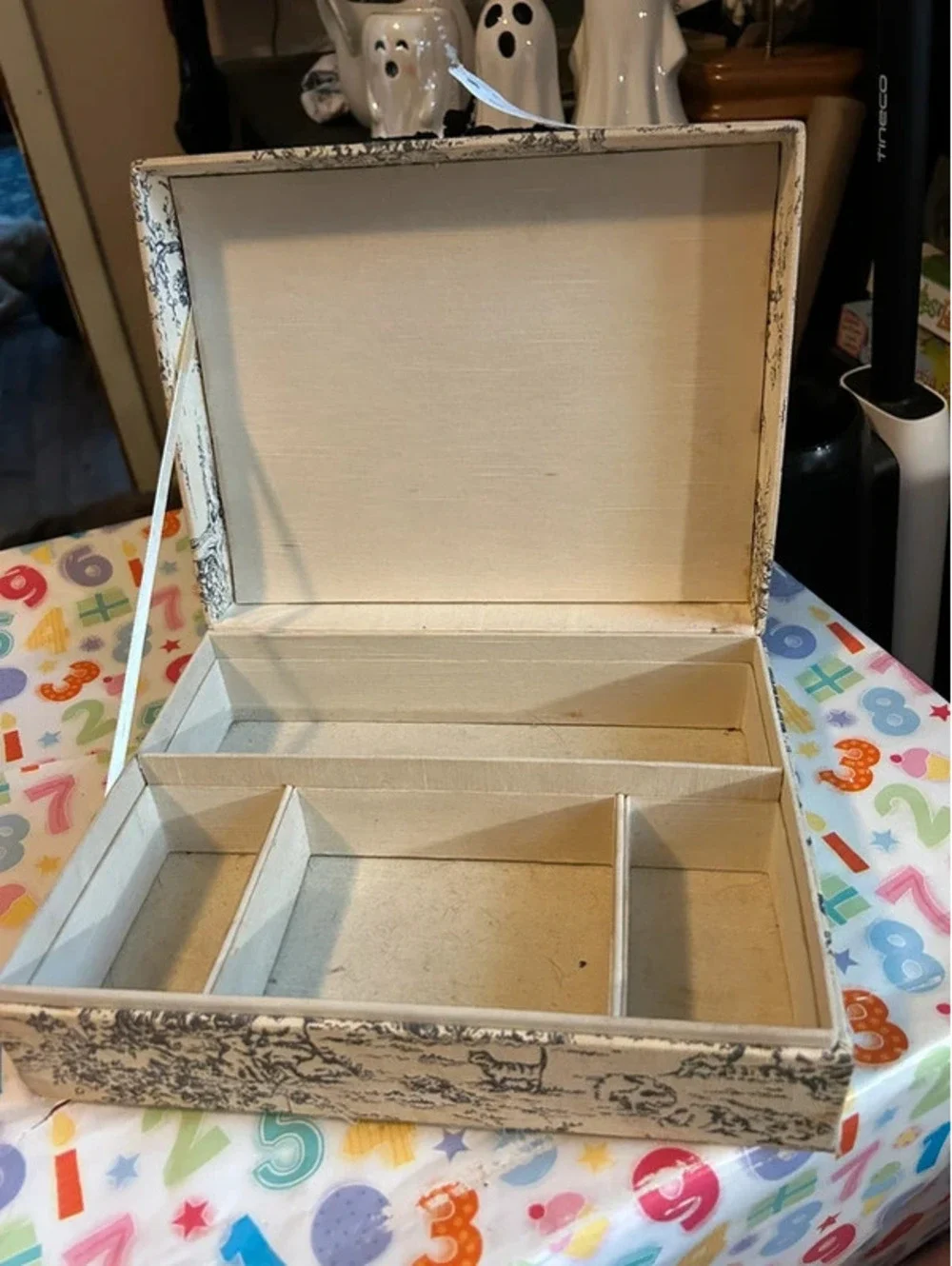 PartyLite 10x7x4” has